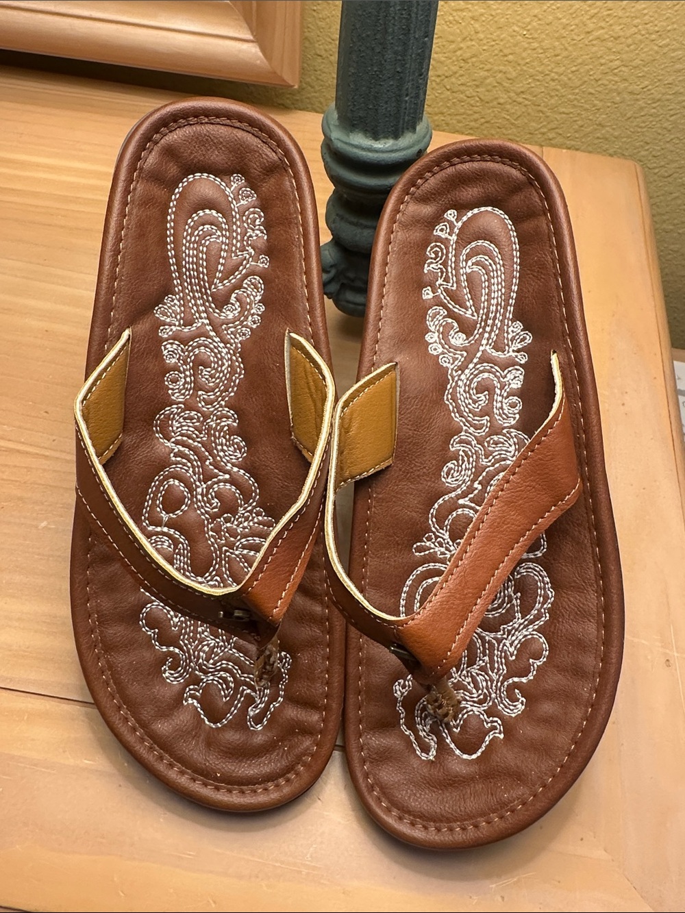 Olukai style (no branding) Brown Leather Embroidered Women's Flip Flops. Size 36